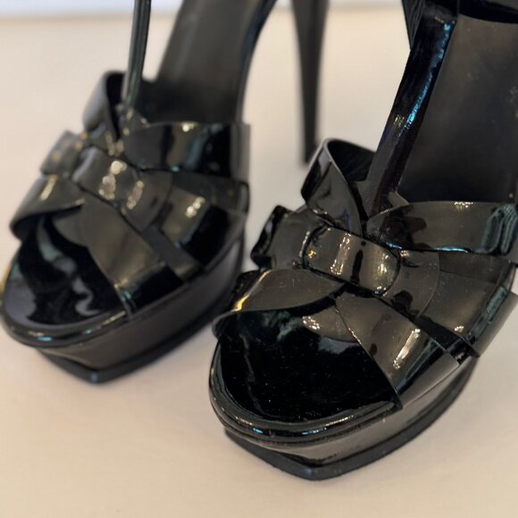 YSL Tribute Sandal in Blk Patent Leather - Picture 3 of 15